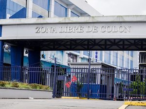 Colón, Panamá - Una de las entradas a la Zona Libre de Colón.