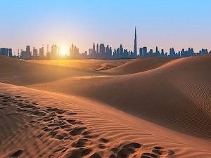 Desierto de Dubai al atardecer, Emiratos Árabes Unidos.