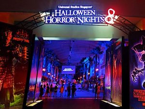 SINGAPORE - Universal Studio Halloween Horror Night 8 º evento, este festival de apertura en las noches de octubre para desafiar su coraje.